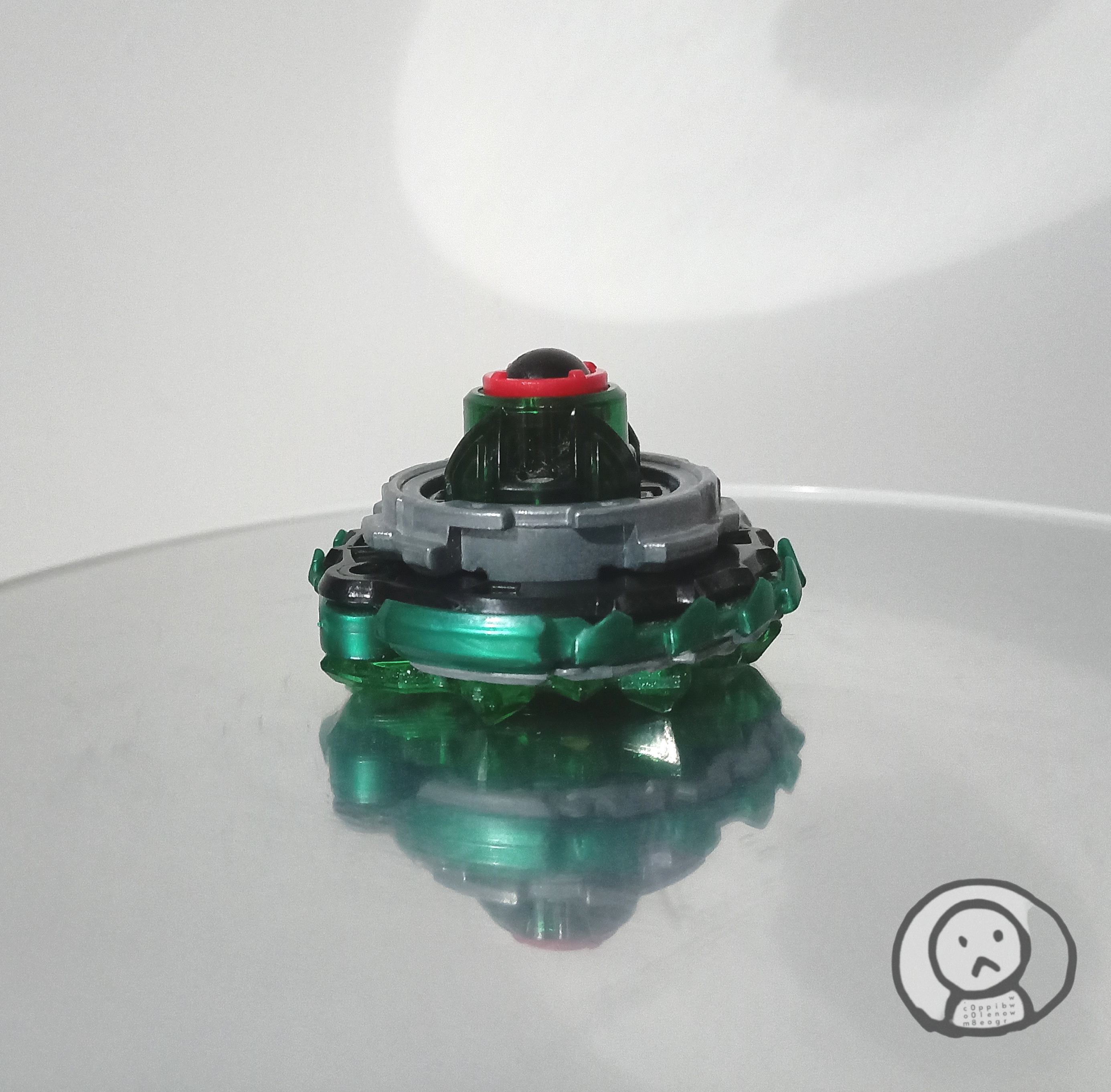 Beyblade Burst 系列爆旋陀螺。B-121 危險魔犬 收藏玩具