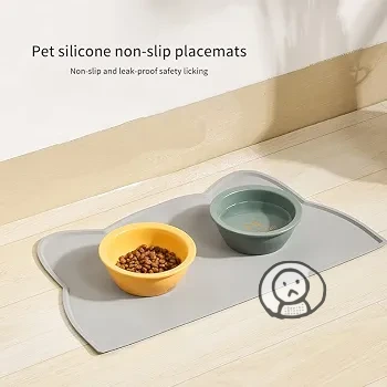 貓頭造型防溢矽膠寵物餐墊。